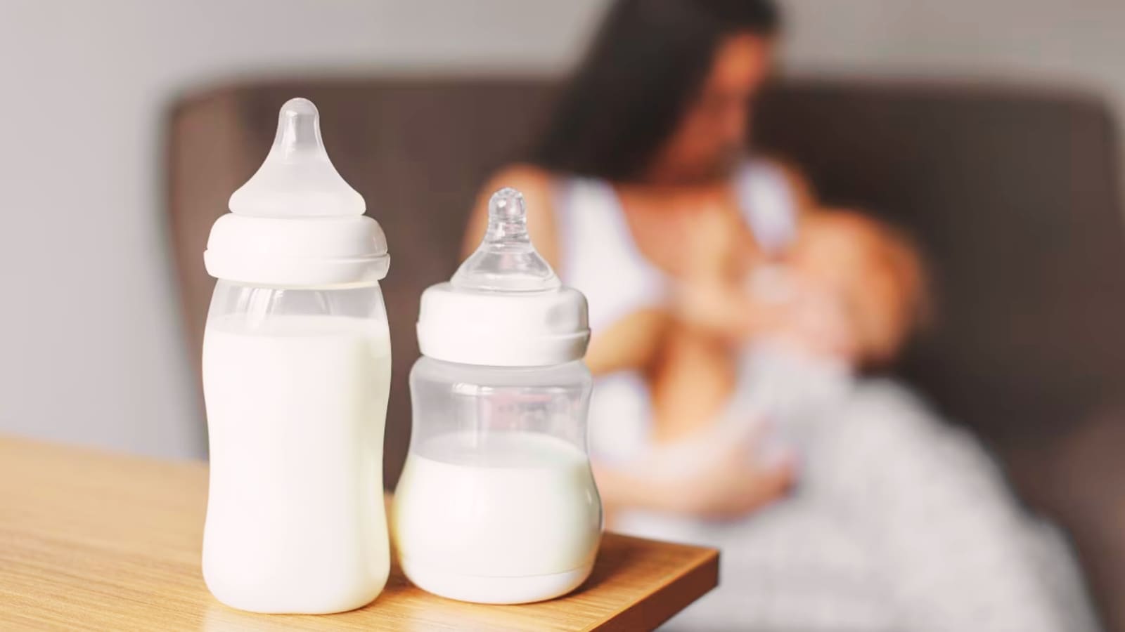 Despite its growing popularity, the US Food and Drug Administration (FDA) strongly advises against buying or feeding breast milk obtained from unregulated sources. (News18)