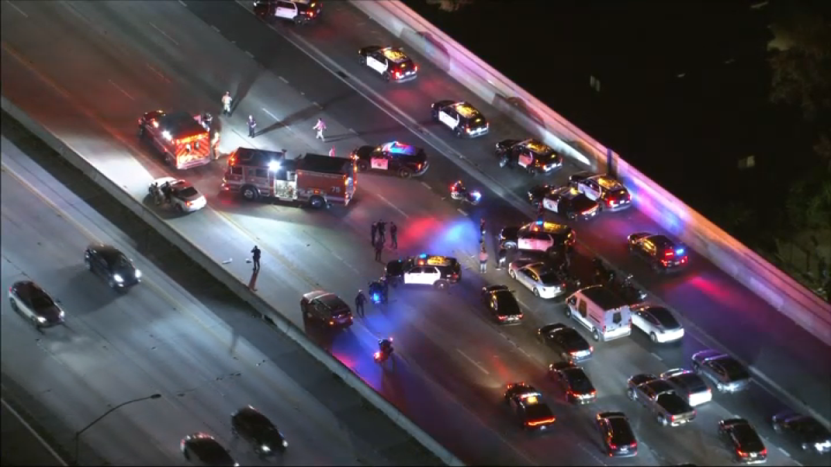 Motorcycle officer injured in crash on 405 Freeway in North Hills – NBC Los Angeles