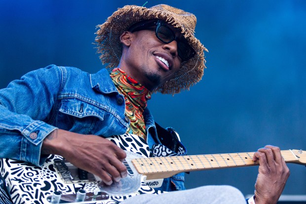 Raphael Saadiq performs during the 2018 Pitchfork Music Festival at Union Park on July 21, 2018. (Courtney Pedroza / Chicago Tribune)