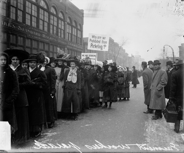 Women picket during the United Garment Workers of America strike in Chicago on Dec. 12, 1910. (Chicago History Museum)