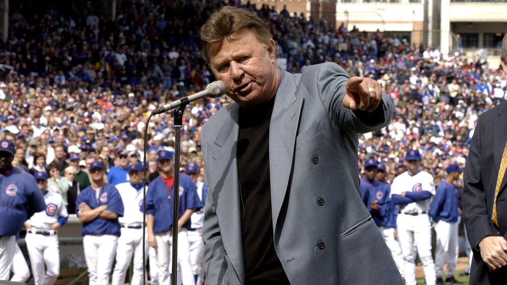 Ron Santo's No. 10 Cubs jersey retired by team at Wrigley Field