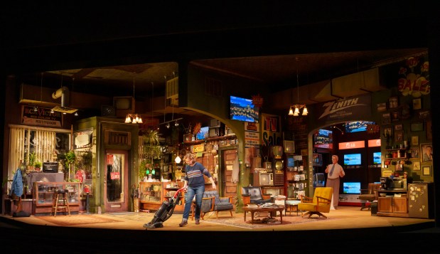 Jenna Fischer in "Ashland Avenue" at Goodman Theatre. (Todd Rosenberg)