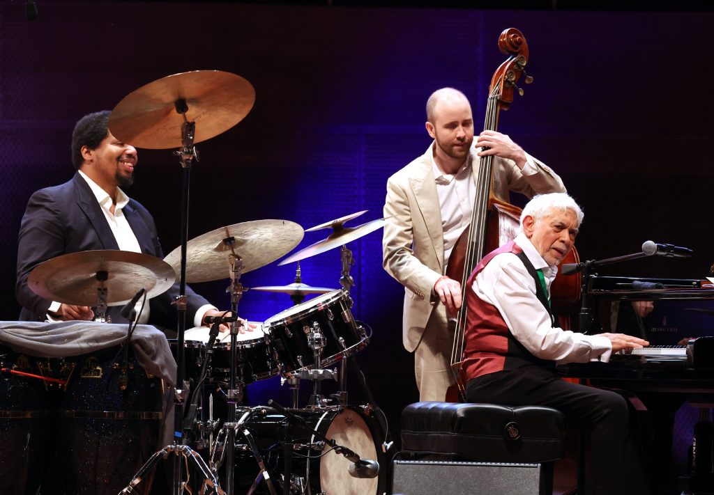 At Chicago Jazz Fest, established beacons and rising stars