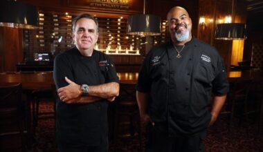 Walnut Room holiday reservations 2025
