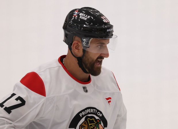 Left wing Nick Foligno (17) practices Thursday, Sept. 18, 2025, as the Chicago Blackhawks begin training camp at Fifth Third Arena. (Brian Cassella/Chicago Tribune)