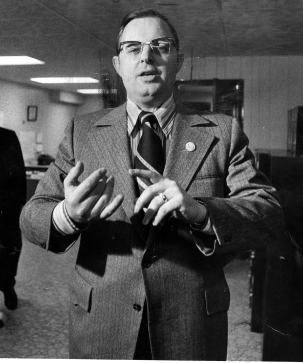 Chicago Ald. Frank Kuta, 23rd, makes a point in his office on April 25, 1972. Kuta was convicted in 1974 of accepting a $1,500 bribe on a zoning case and was sentenced to six months in prison. (Walter Kale/Chicago Tribune)