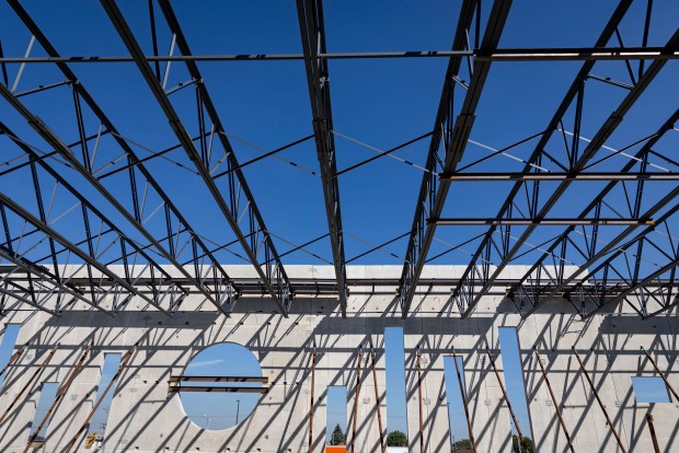 Visitors tour the new practice facility for the Chicago Sky as they mark a construction milestone Wednesday, Sept. 17, 2025, at the Wintrust Sports Complex in Bedford Park. (Brian Cassella/Chicago Tribune)