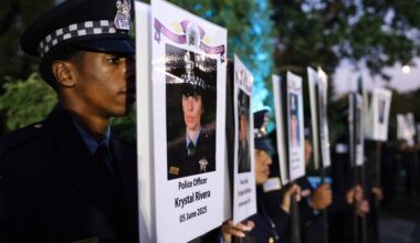 Fallen Chicago police officers honored during candlelight vigil – Chicago Tribune