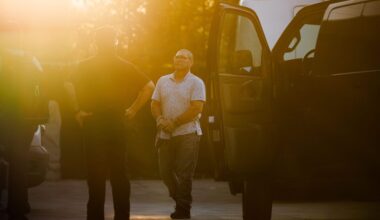 Immigration arrests in Chicago, sightings in suburbs