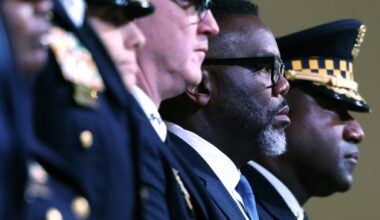 Trump, ICE target Chicago police for recruitment