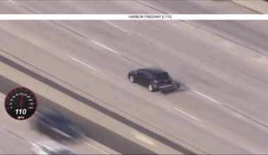 Officers chase hatchback driver on South LA streets – NBC Los Angeles