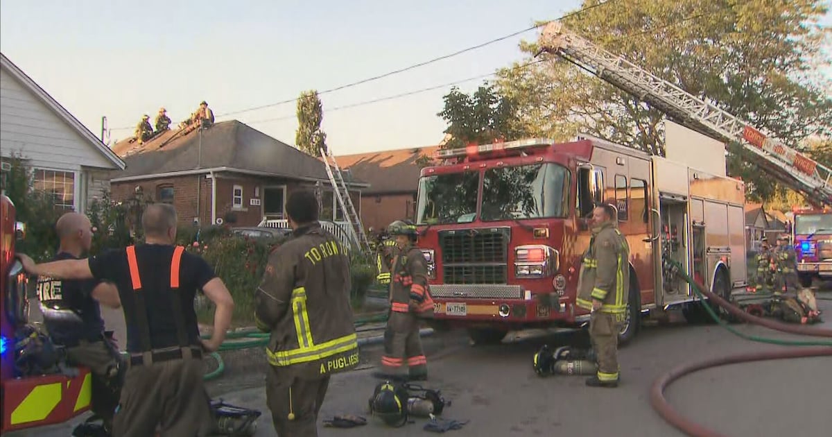 2 firefighters hurt, several homes evacuated after fire at East York house