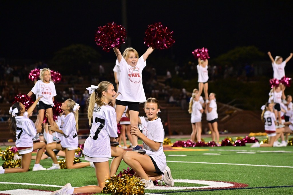 Junior cheerleaders shine during halftime show with Torrey Pines Cheer – San Diego Union-Tribune