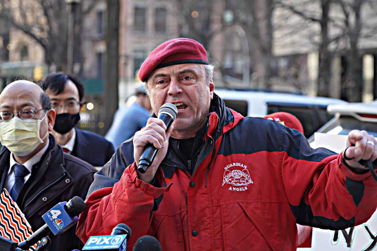 Curtis Sliwa swaps the subway for an express bus ride on Staten Island