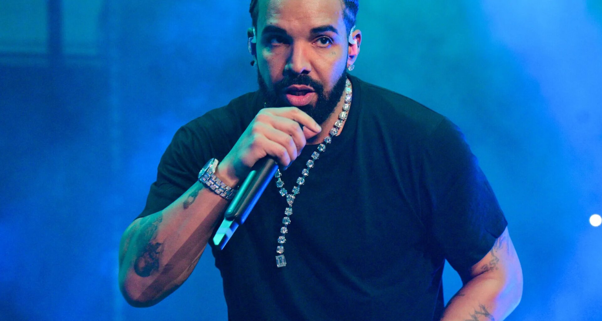 Drake, Yeat & Julia Wolf Lead Our New "Fire Emoji" Playlist Update