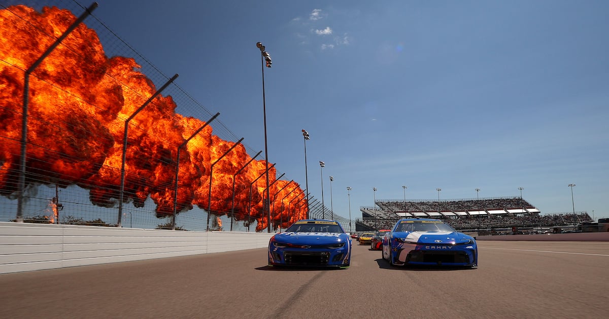 NASCAR addresses court case texts in meeting