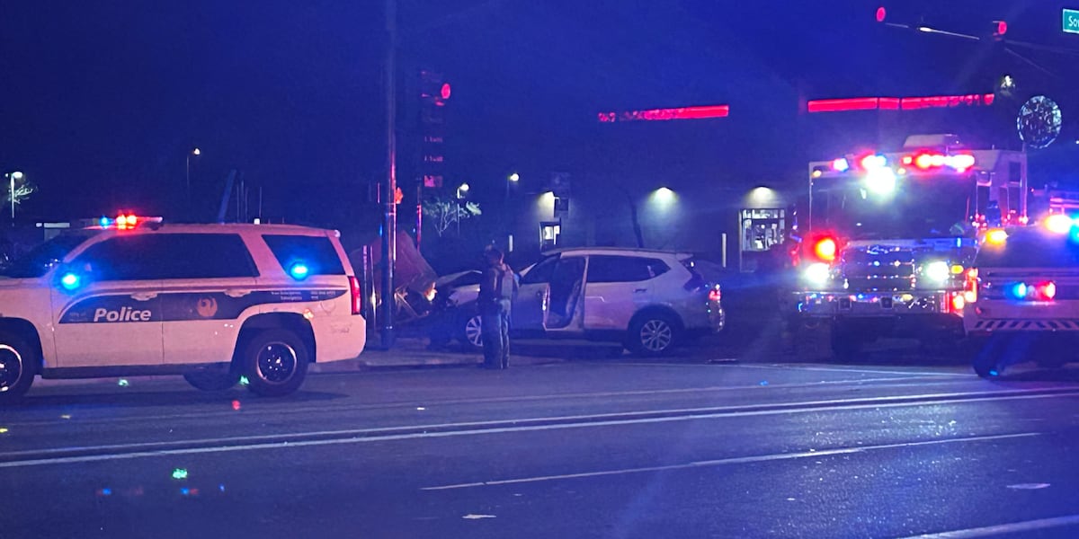 Large police presence at south Phoenix intersection