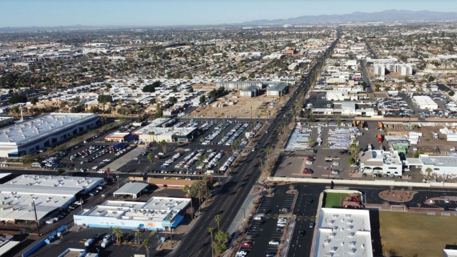 Courthouse site in Glendale to turn into retail center...