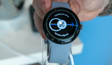 Pixel Watch 4 searching for a satellite connection