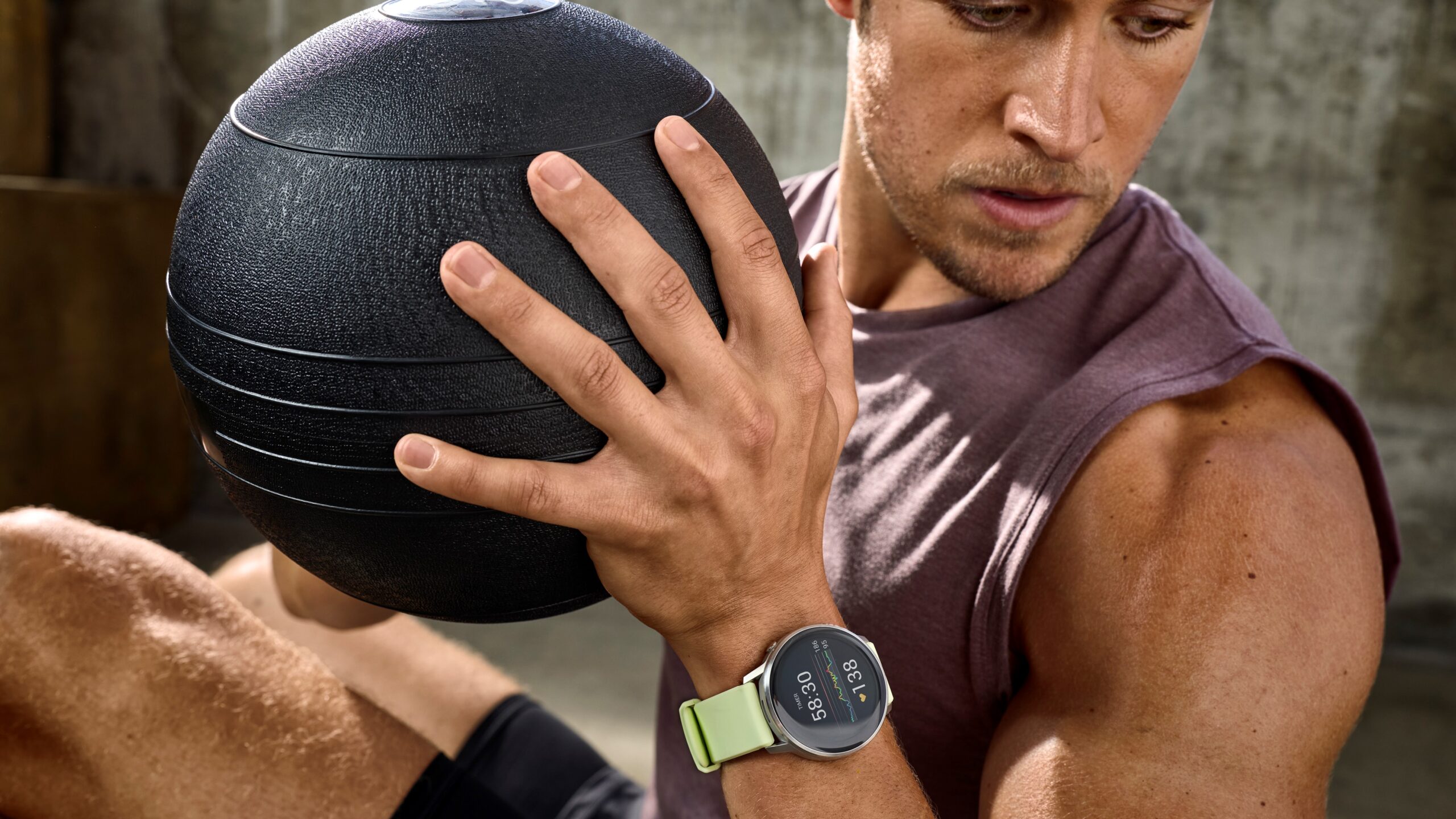 Garmin Venu 4 During Workout Press Image