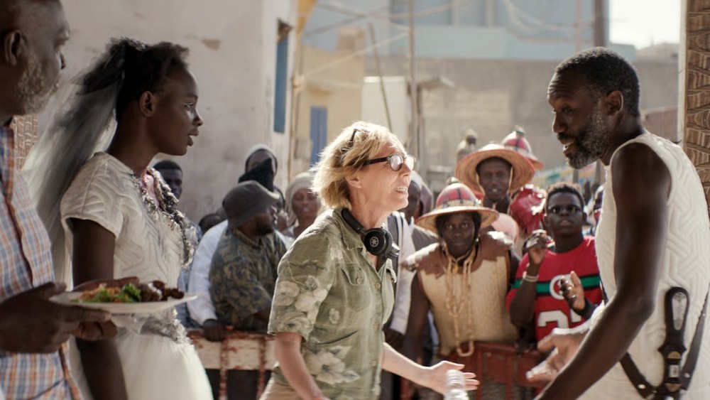 Engrossing Meta-Drama About On-Set Racial Tensions