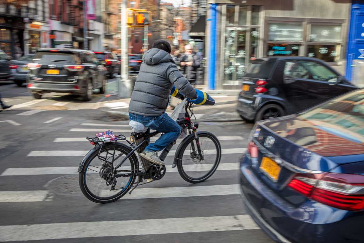 NYC e-bike speed limit will take effect next month; how fast will riders be able to go?