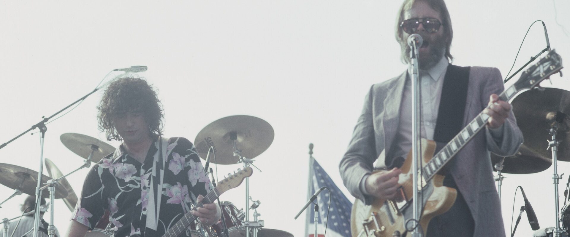 Remember When Jimmy Page Played a Surprise Set With The Beach Boys in 1985?