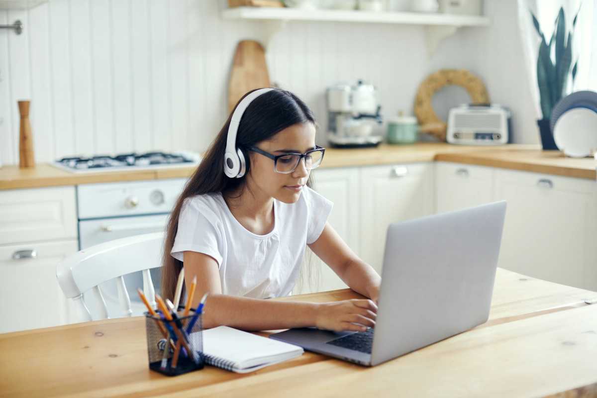 NYC Public Schools to Distribute 350,000 Free Chromebooks – New York Family