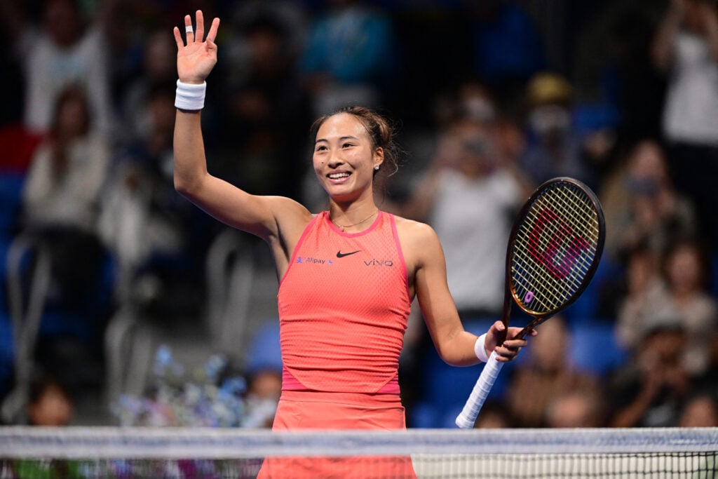 Qinwen Zheng waves and smiles