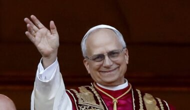 Pope Leo celebrates birthday in true Chicago fashion – NBC Chicago