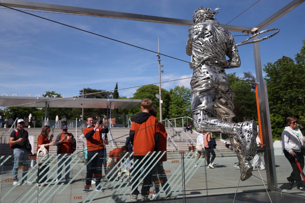 Image of the Rafael Nadal statue at the French Open in 2025