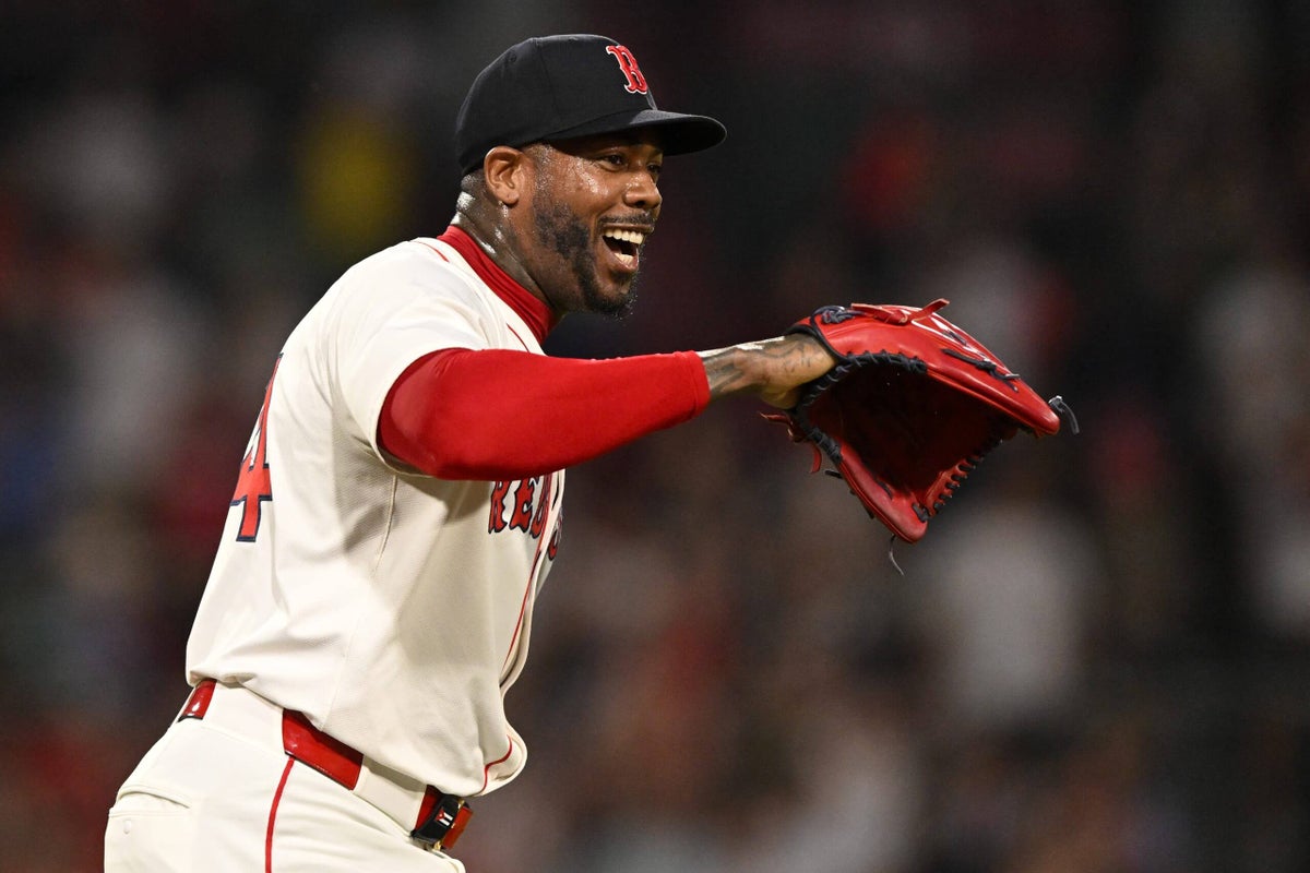 Red Sox, Aroldis Chapman agree to 1-year contract extension