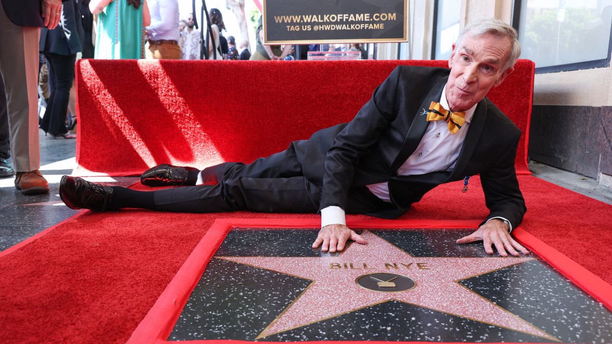 Bill Nye honored with Hollywood Walk of Fame star – NBC Los Angeles