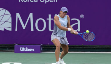 Swiatek sweeps Saturday doubleheader; to face Alexandrova in Korea Open final