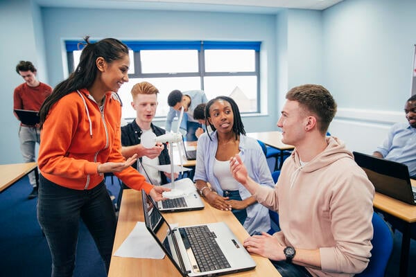 Students Who Lack Academic Confidence More Likely to Use AI