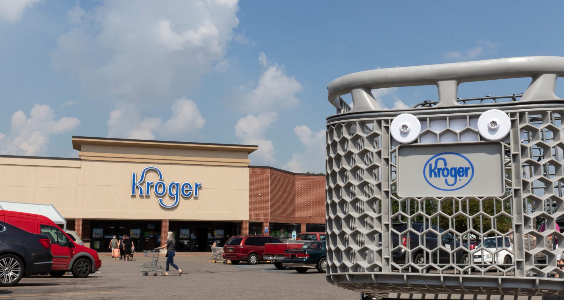 Kroger is doubling down on its footprint in the Dallas–Fort Worth region, unveiling a $160 million investment that will bring four new oversized Marketplace stores to the area - two in Fort Worth, and one each in Little Elm and Anna.