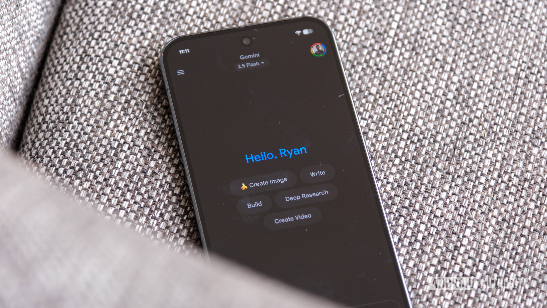 Google Pixel 10 Pro XL Gemini home