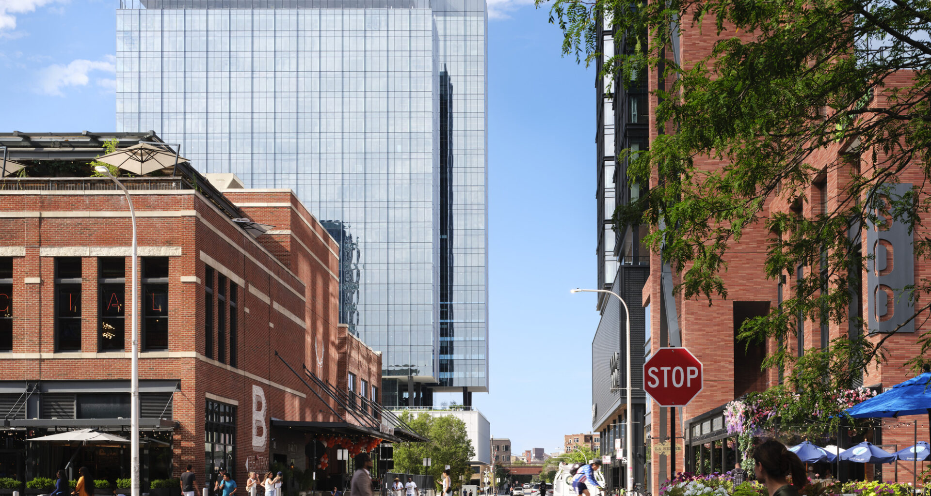 360 N Green Office Building / Gensler