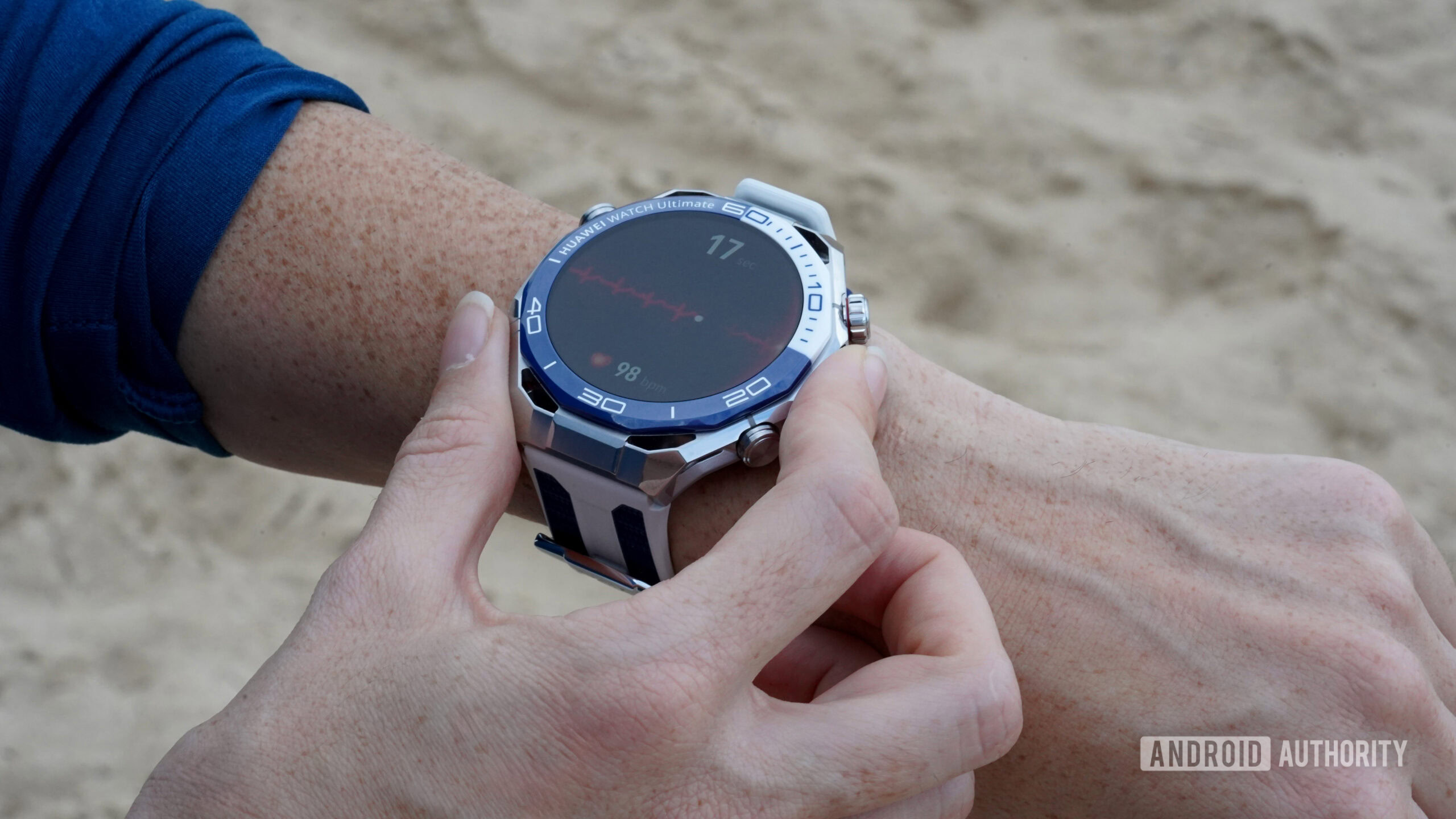 A Huawei Watch Ultiamte 2 user records health metrics via the device's X-tap sensor.