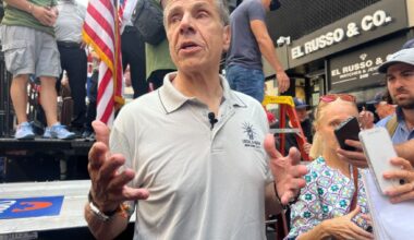 Transit union endorses Cuomo's bid for mayor, rebukes Mamdani's free bus proposal