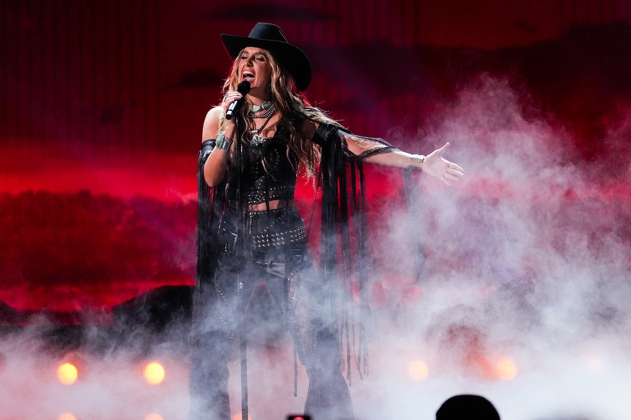 Female country music star had funny trip to Alabama strip club