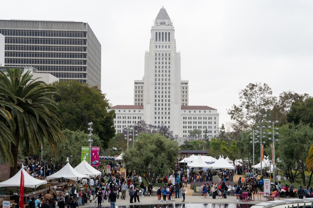 Los Angeles City Council considers withdrawing major funding from LAHSA – Daily Breeze