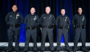 ‘Above and Beyond’ ceremony honors 16 heroic LAPD officers – Daily News
