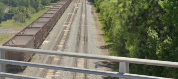 Does the city regulate noise near rail lines?