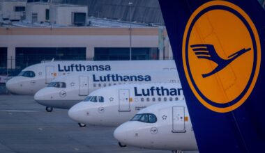 Lufthansa airline group to shed 4,000 jobs by 2030 with help of AI, sees stronger profits ahead