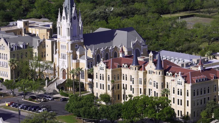 Our Lady of the Lake University budget cuts end 16 degree programs; nearly 200 students affected, 19 professors let go