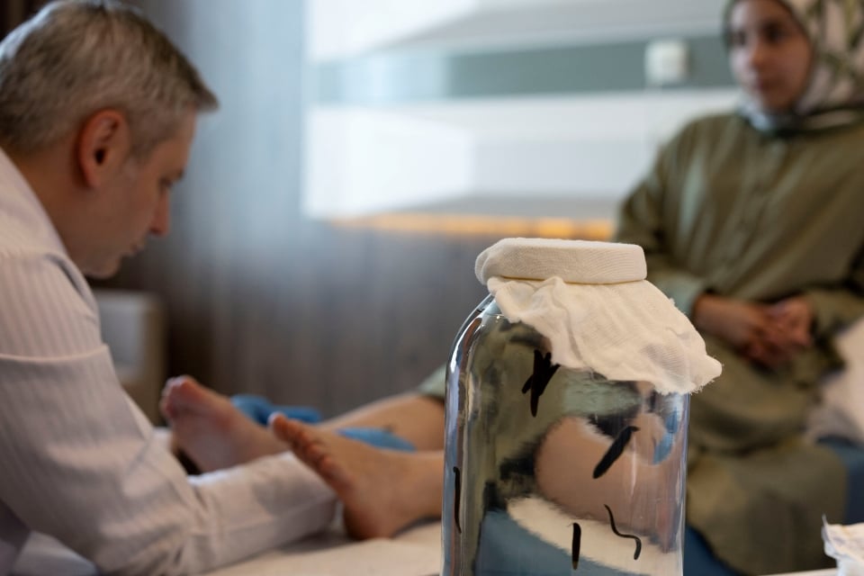 cupping-leeching-and-other-ancient-healing-methods-welcomed-in-turkish-hospitals0