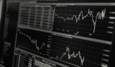 ‘Hedge America’ Threatens $1 Trillion Drag on the Sinking Dollar