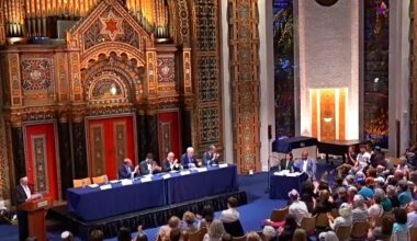 With ban removed, NYC rabbis are weighing endorsements in a heated mayoral race