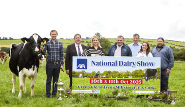 Eedy Doorman Fame AXA National Dairy Show Champion 2024, Jason Helen, Denis Kiely National Dairy Show director, Ciara O'Mahony IHFA, Philip Whitley, Seamus Crowley, Muireann Crowley and Martin Buckley